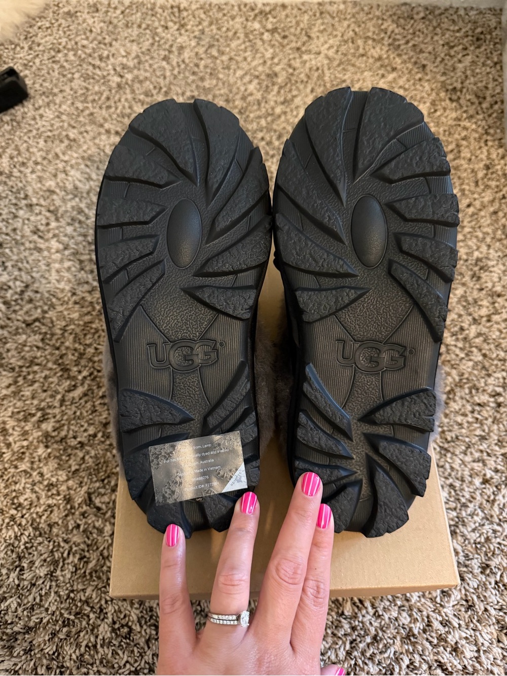 UGG COQUETTE SEQUIN BOW SLIPPER - Picture 4 of 5